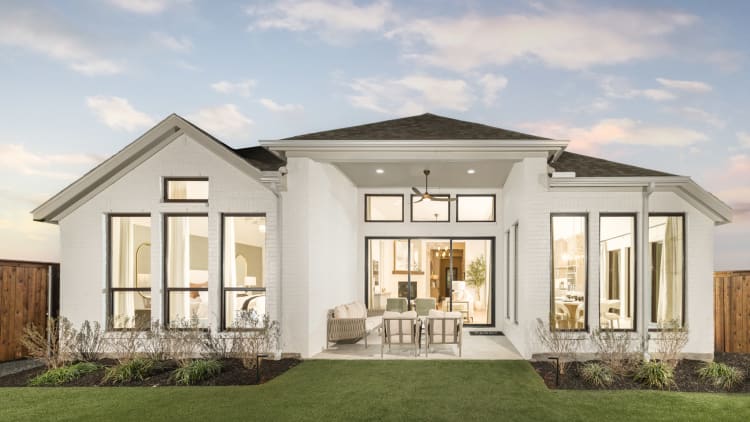 Discover Lakewood Village: Neighborhood Overview & Local Highlights