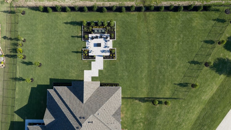 Acreage Community vs. Buying Land: What's the Difference?