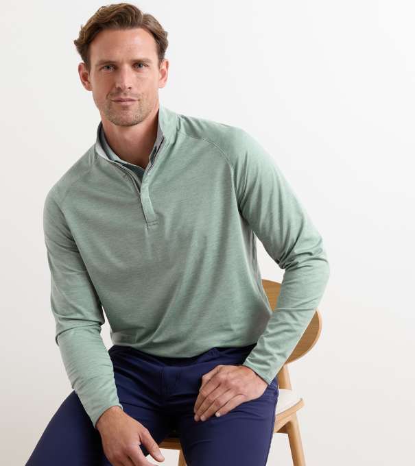 Stealth Performance Quarter-Zip in Willow