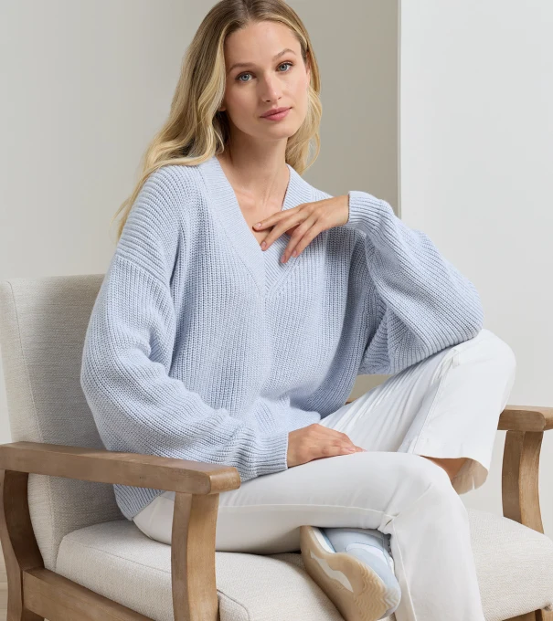 Nicolette V-Neck Sweater in BLUE BRISK