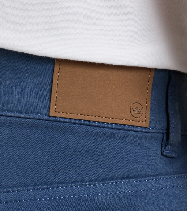 Signature Sateen Five-Pocket Pant in Navy