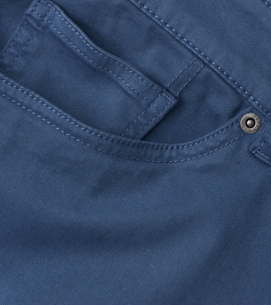 Signature Sateen Five-Pocket Trouser in Navy - Alternate Image 4