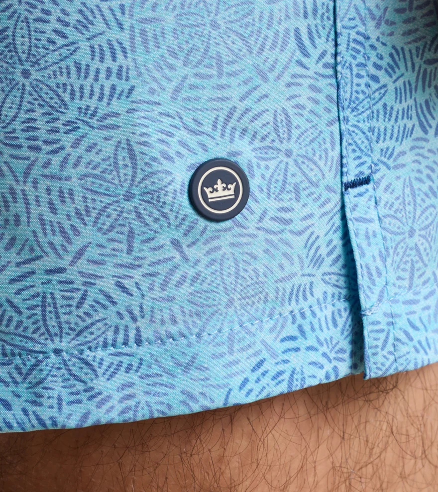 Sand Dollars Swim Trunk in SEAPORT BLUE - Alternate Image 3