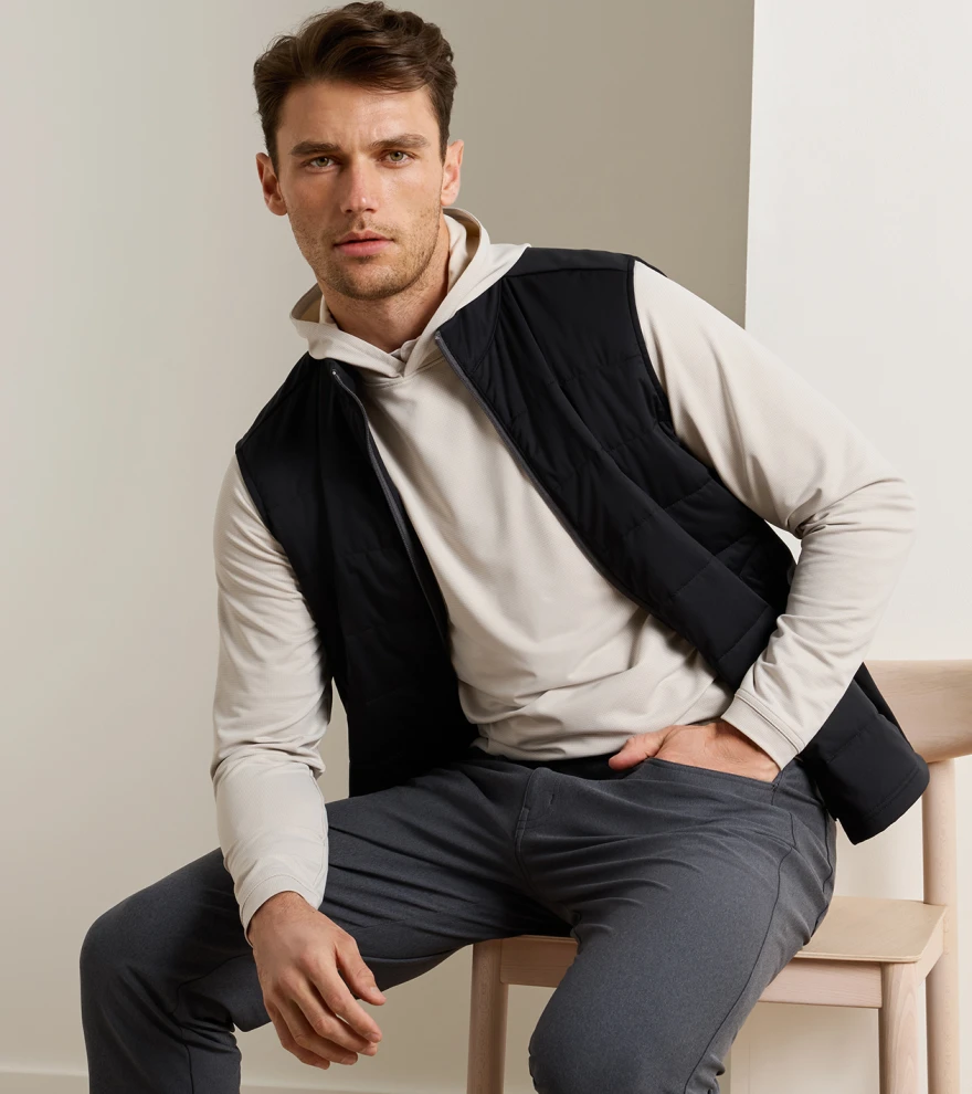 Fuse Hybrid Gilet in Black - Alternate Image 1