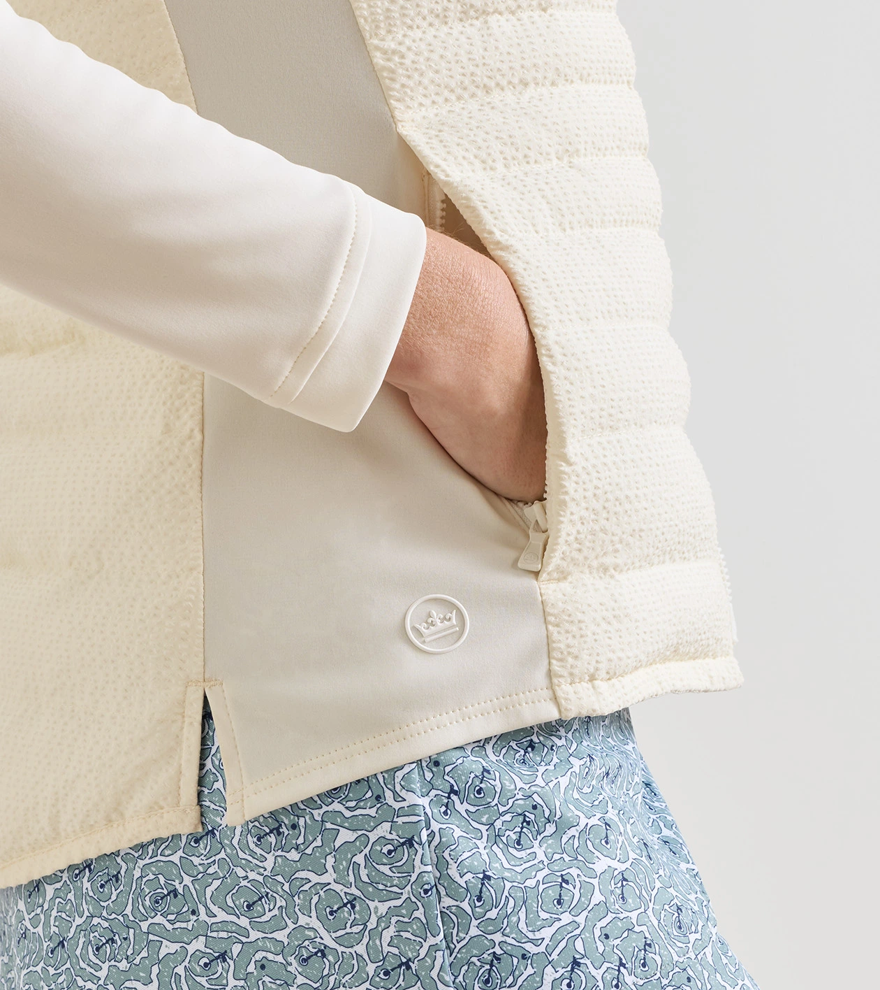 Merge Seersucker Hybrid Jacket in Ivory - Alternate Image 3