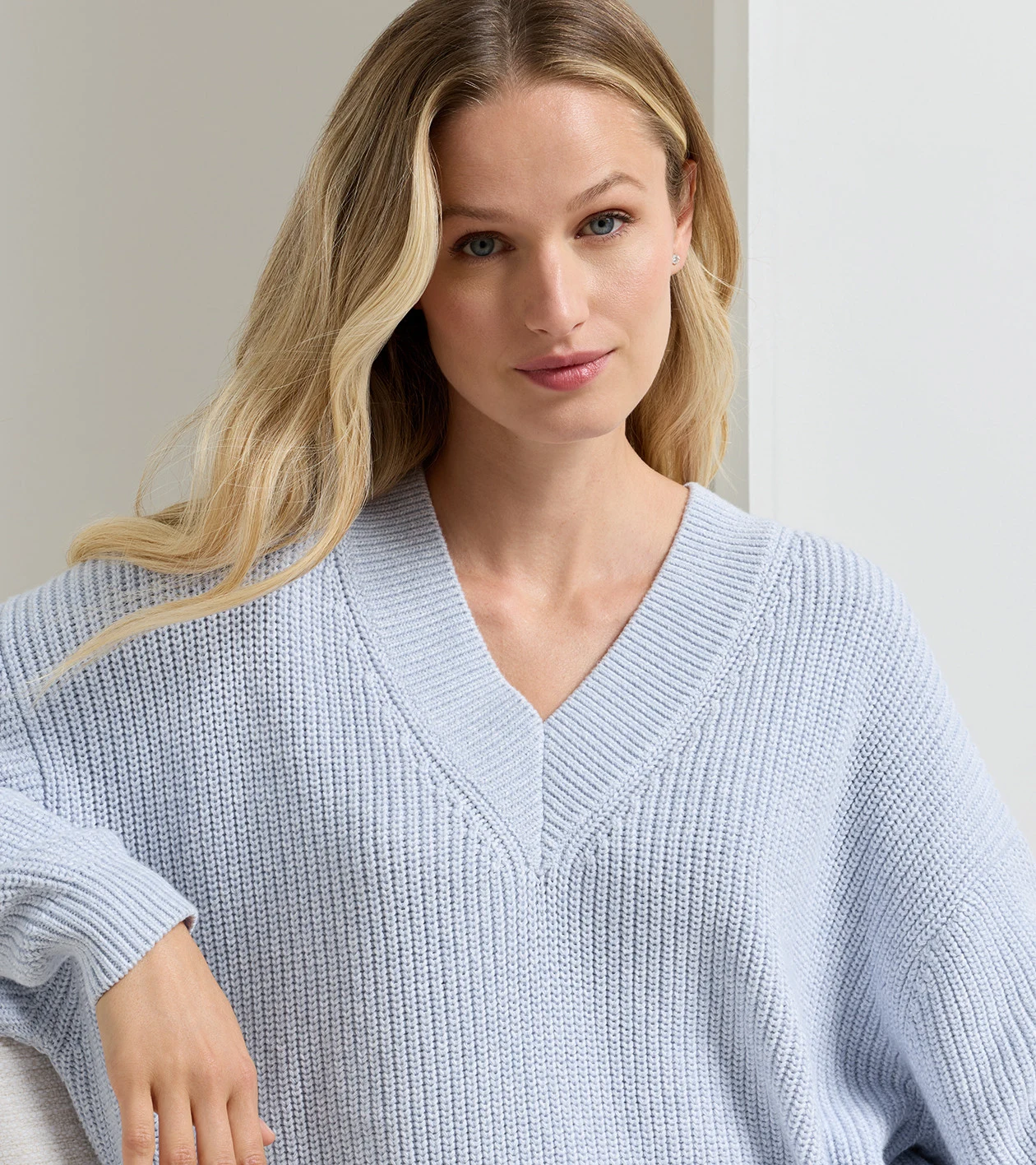 Nicolette V-Neck Sweater in BLUE BRISK - Alternate Image 4