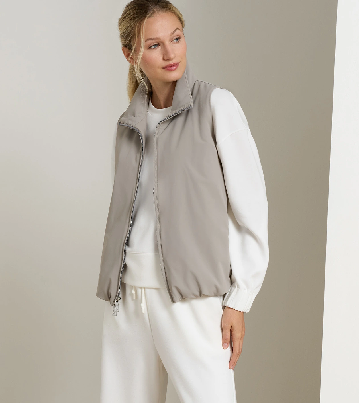 Robinson Air Vest in TERRACE FOG - Alternate Image 1