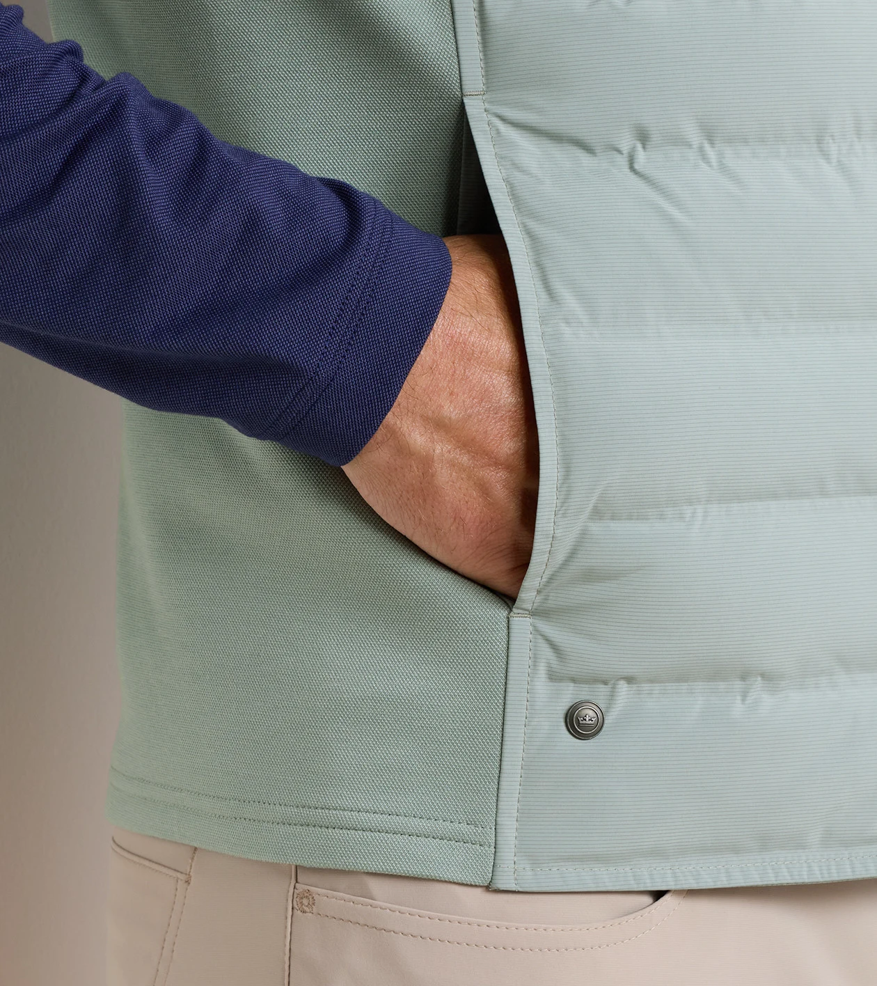 Winsome Hybrid Vest in Willow - Alternate Image 3