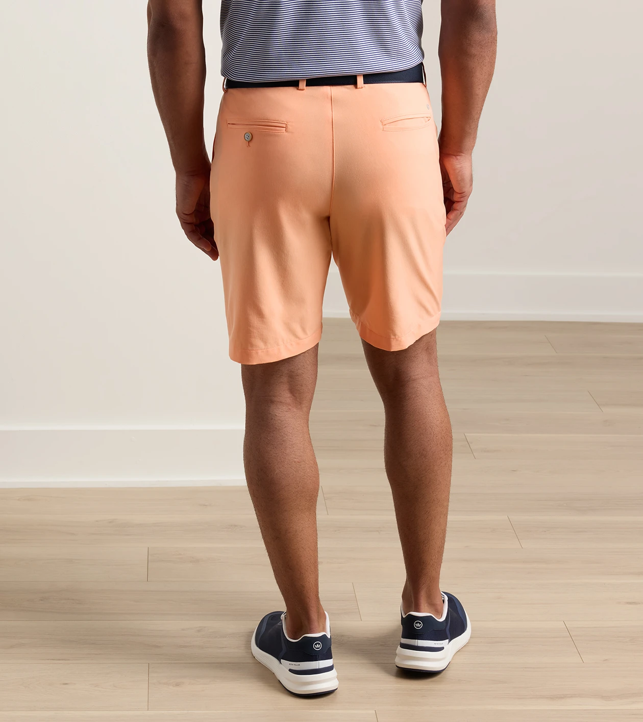 Featherweight Performance Short in PAPAYA - Alternate Image 2