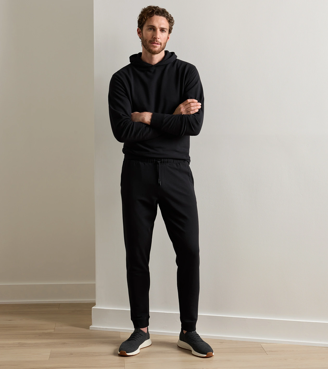 Oasis Jogger in Black - Alternate Image 1