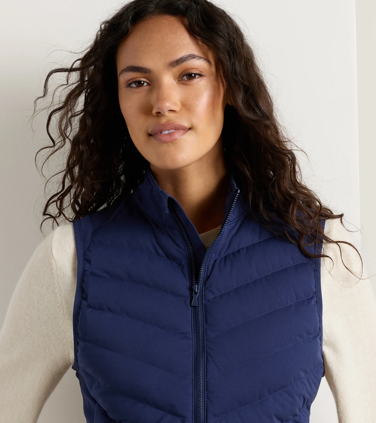 Fuse Hybrid Vest in Navy - Alternate Image 4