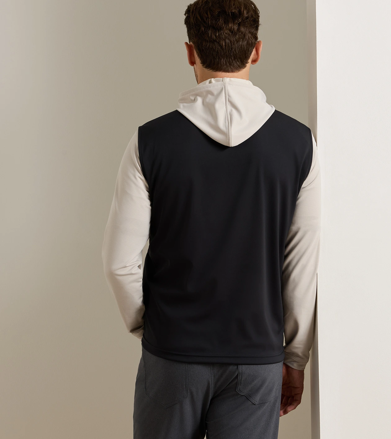 Fuse Hybrid Vest in Black - Alternate Image 2
