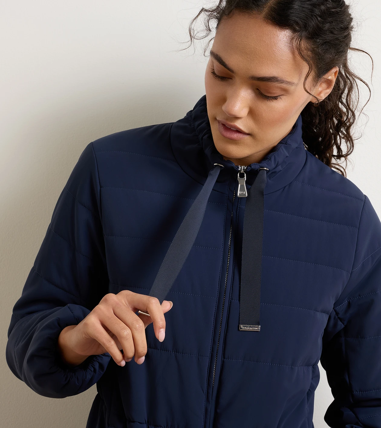 Robinson Air Quilted Jacket in Dark Navy - Alternate Image 4