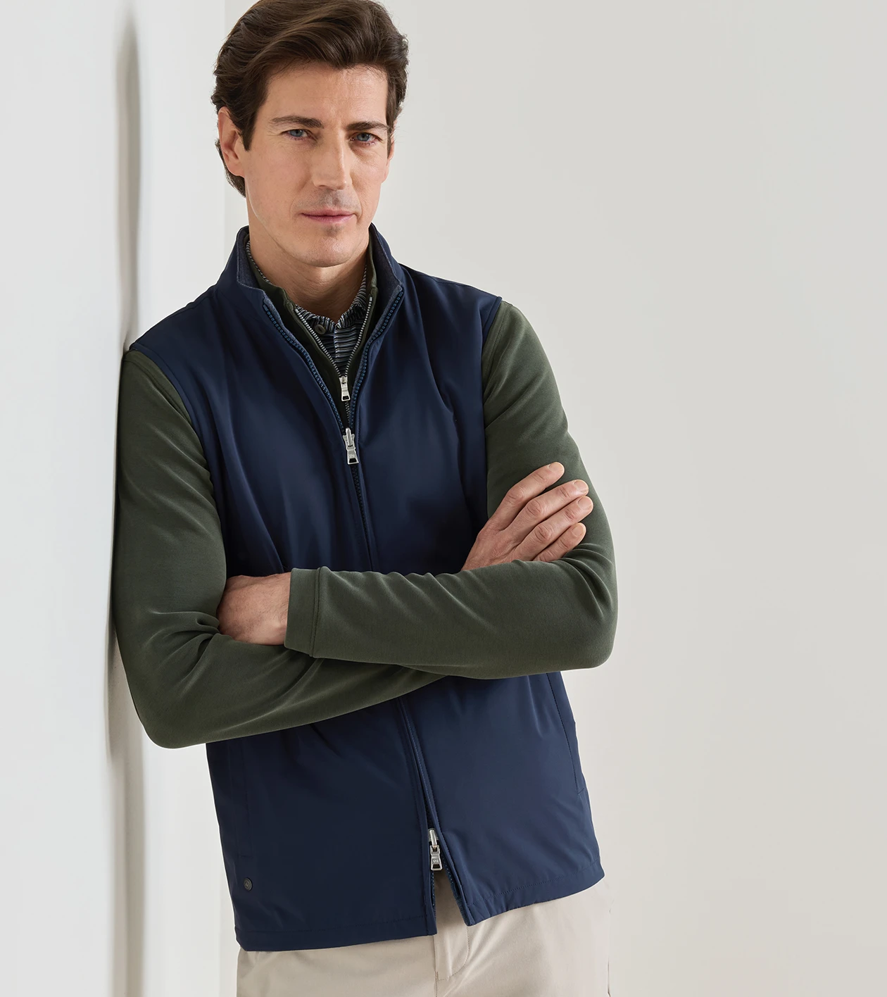 Ryder Reversible Vest in Navy - Alternate Image 1