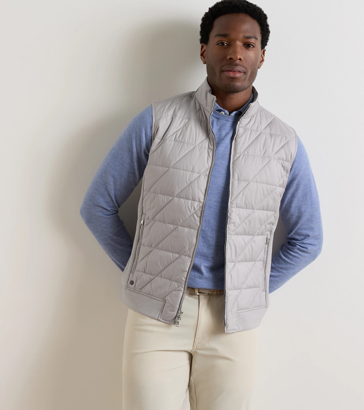 Walker Hybrid Vest in SILVER STRAND - Alternate Image 1