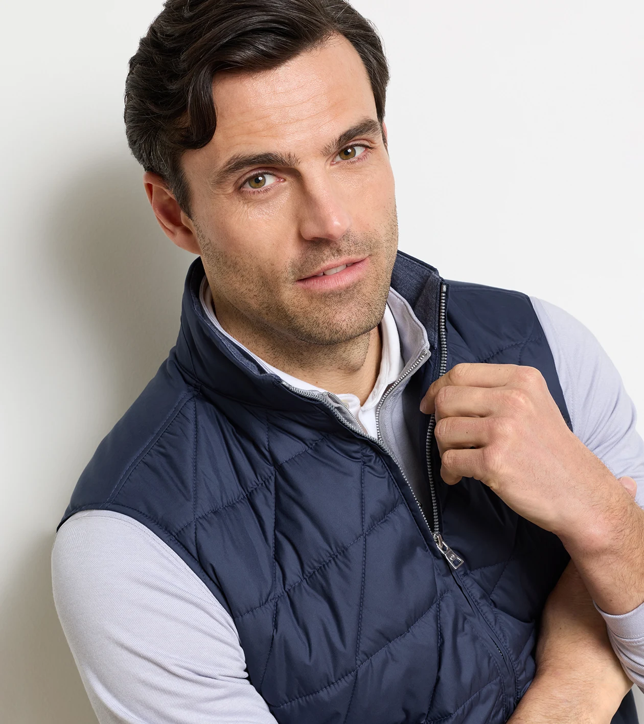 Walker Hybrid Vest in Navy - Alternate Image 4