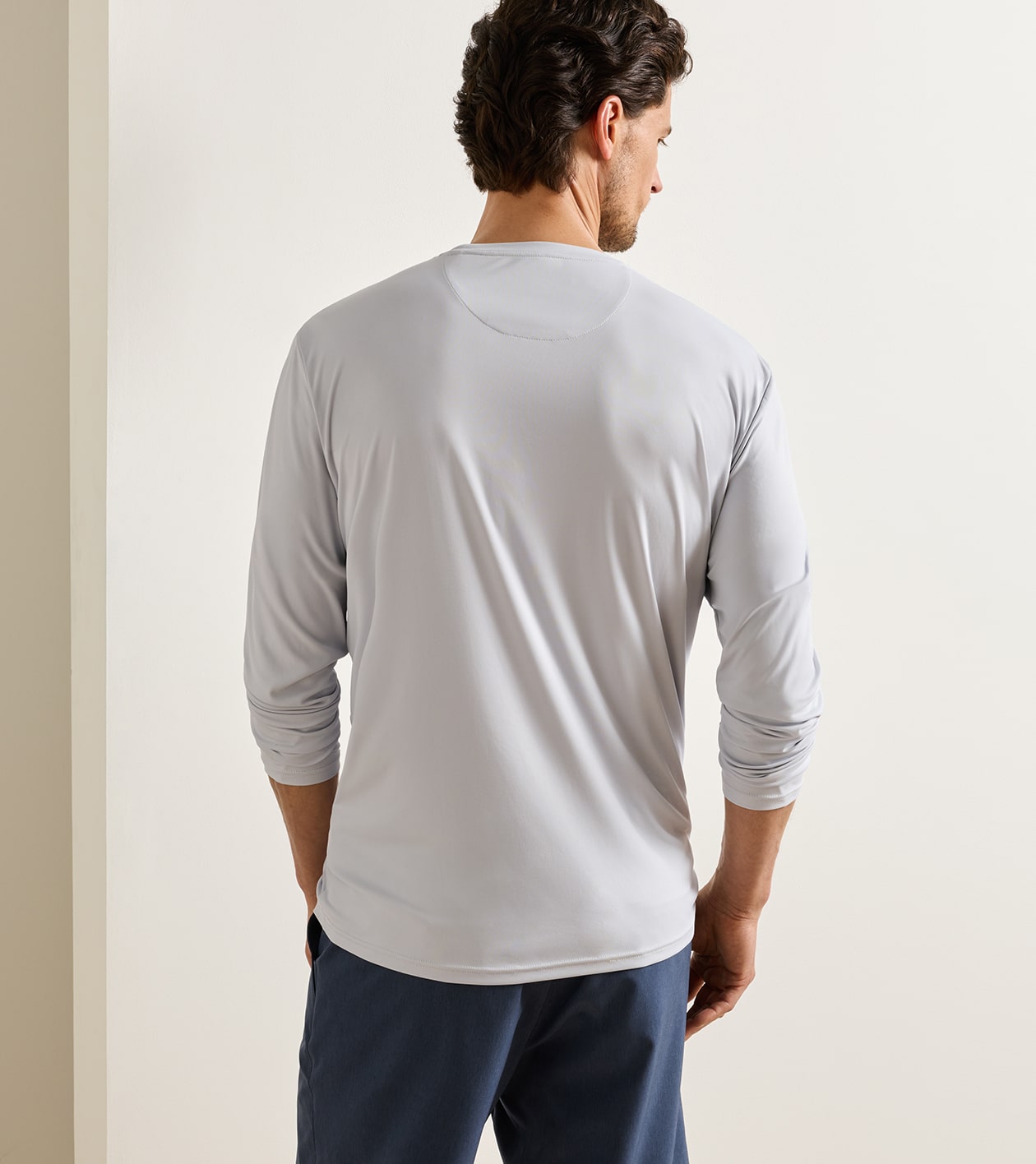 Featherweight Long-Sleeve Performance Sun Shirt in British Grey - Alternate Image 2