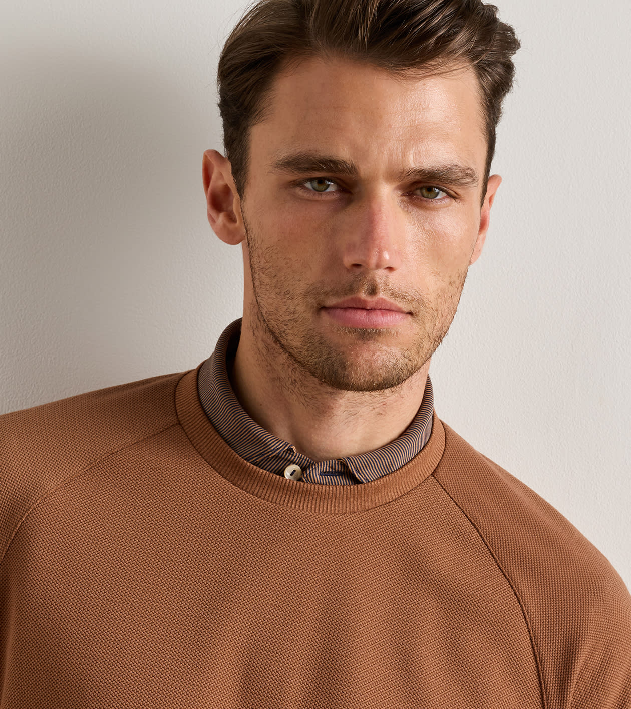 Cradle Piqu&eacute; Performance Crewneck in Dark Amber - Alternate Image 4