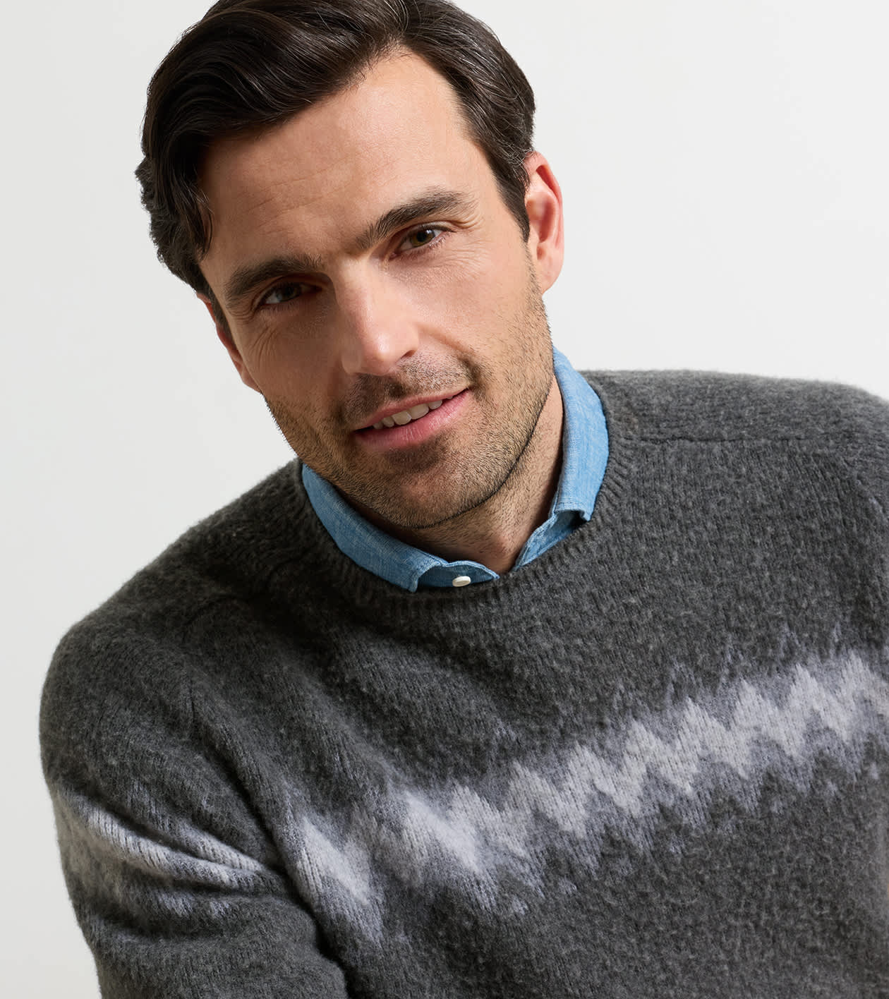 Apr&egrave;s-Ski Crewneck Sweater in FOSSIL - Alternate Image 3