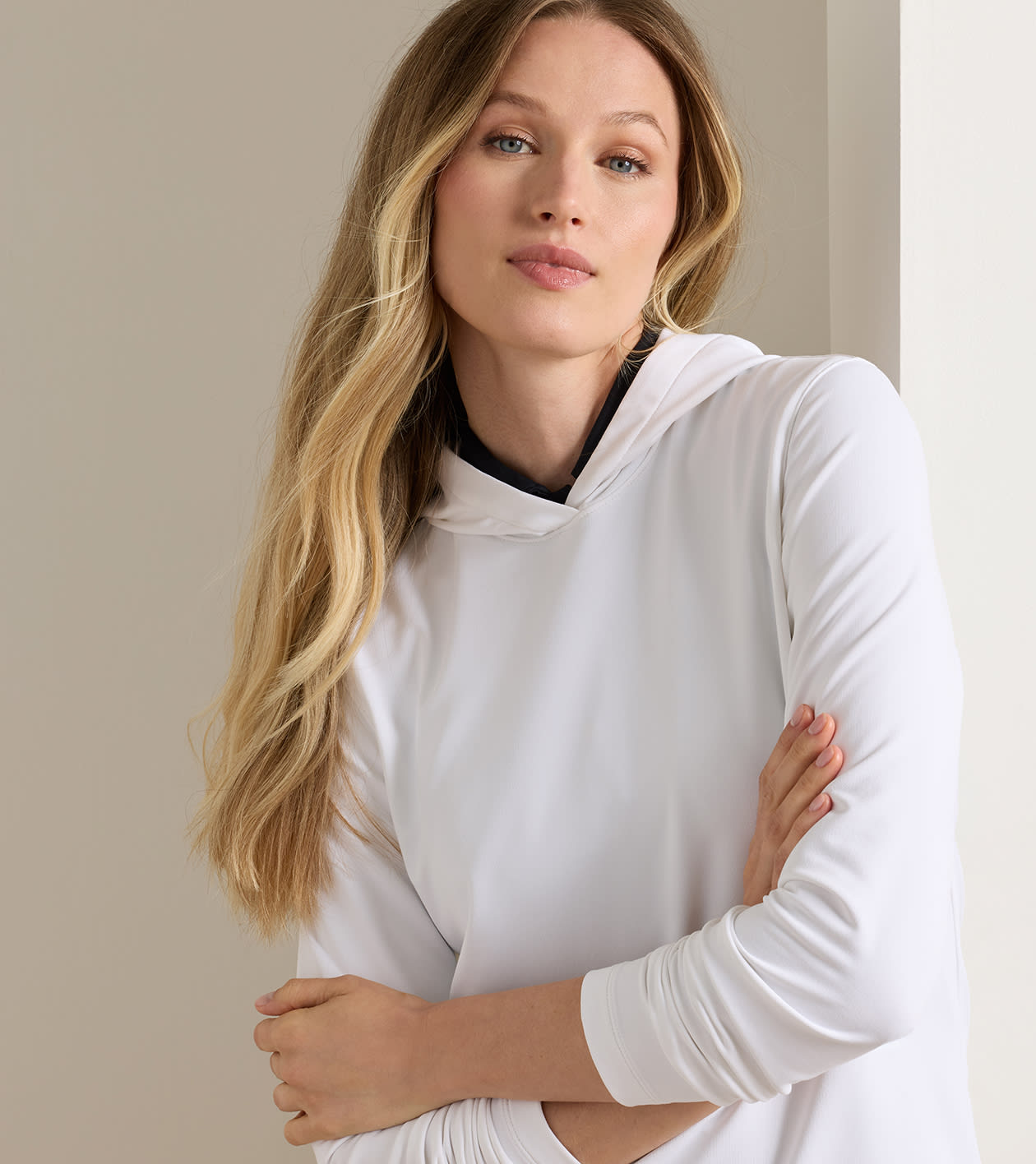 Women's Pine Performance Hoodie in White - Alternate Image 4