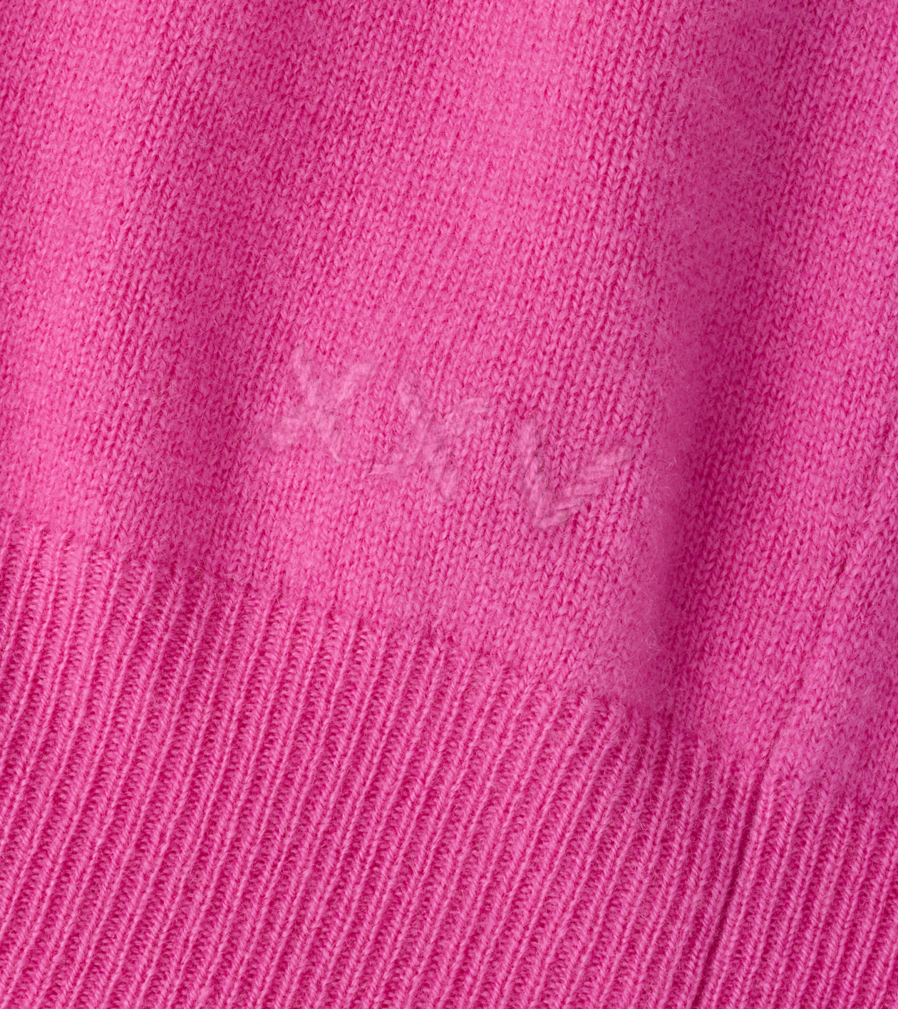 25th Anniversary Cashmere Quarter-Zip Jumper in FUCHSIA - Alternate Image 4