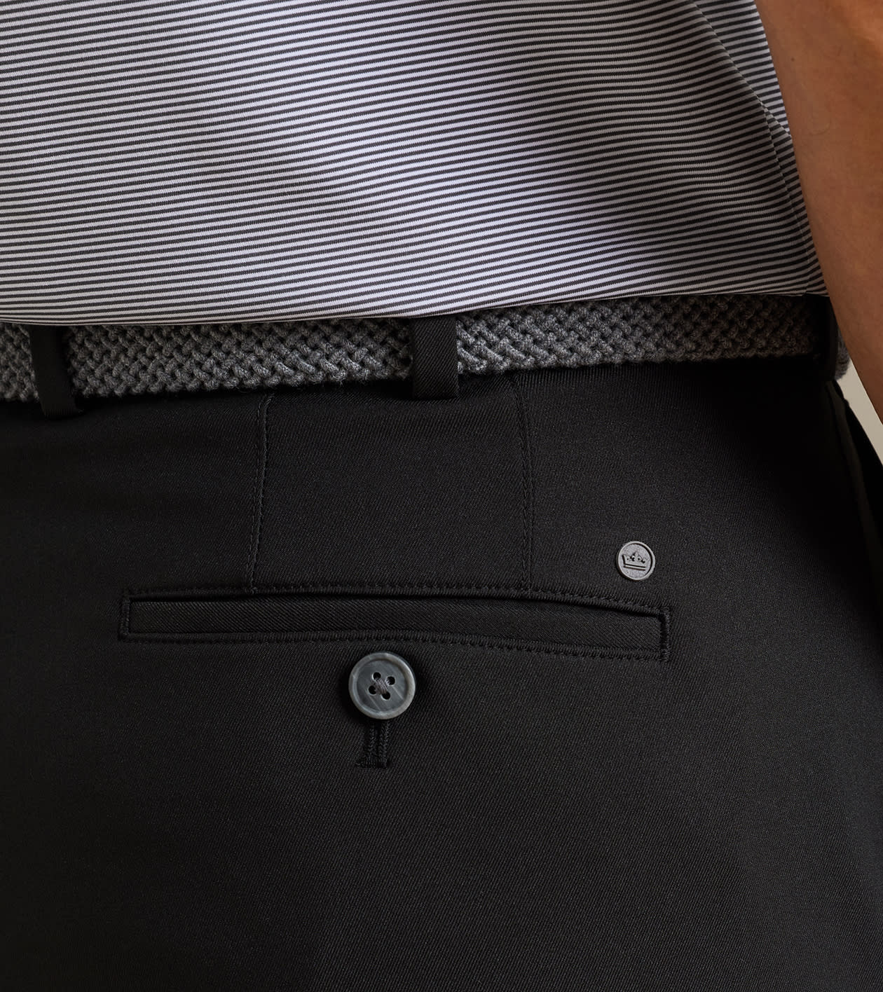 Salem Performance Short in Black - Alternate Image 3