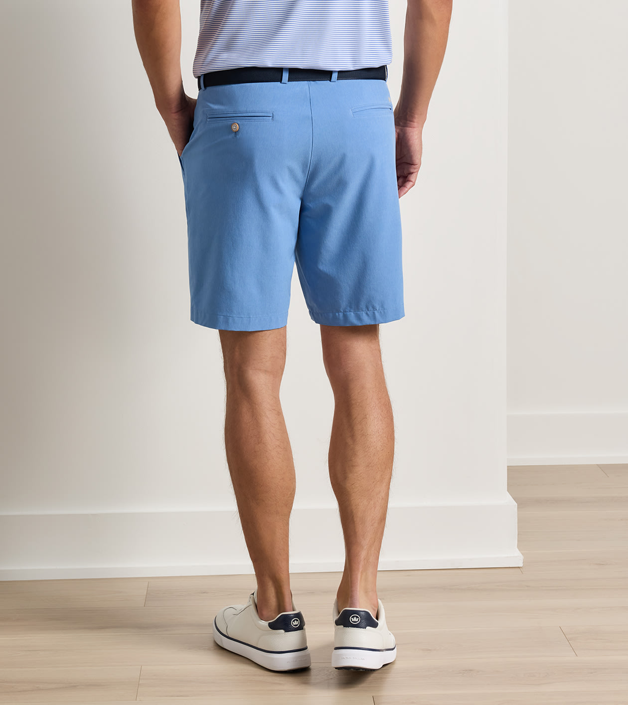 Featherweight Performance Short in HYPER BLUE - Alternate Image 2