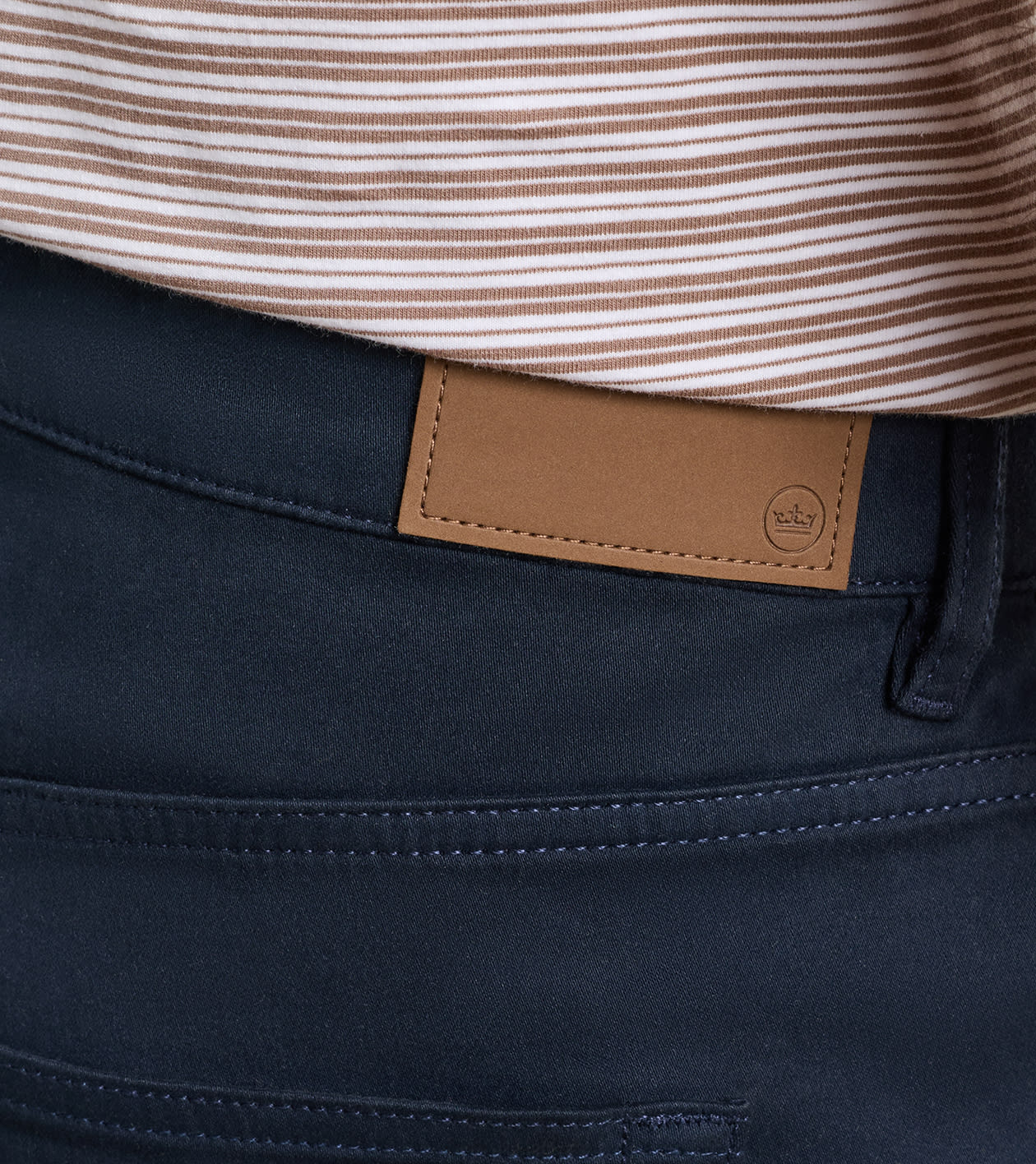 Signature Sateen Five-Pocket Trouser in MIDNIGHT NAVY - Alternate Image 3