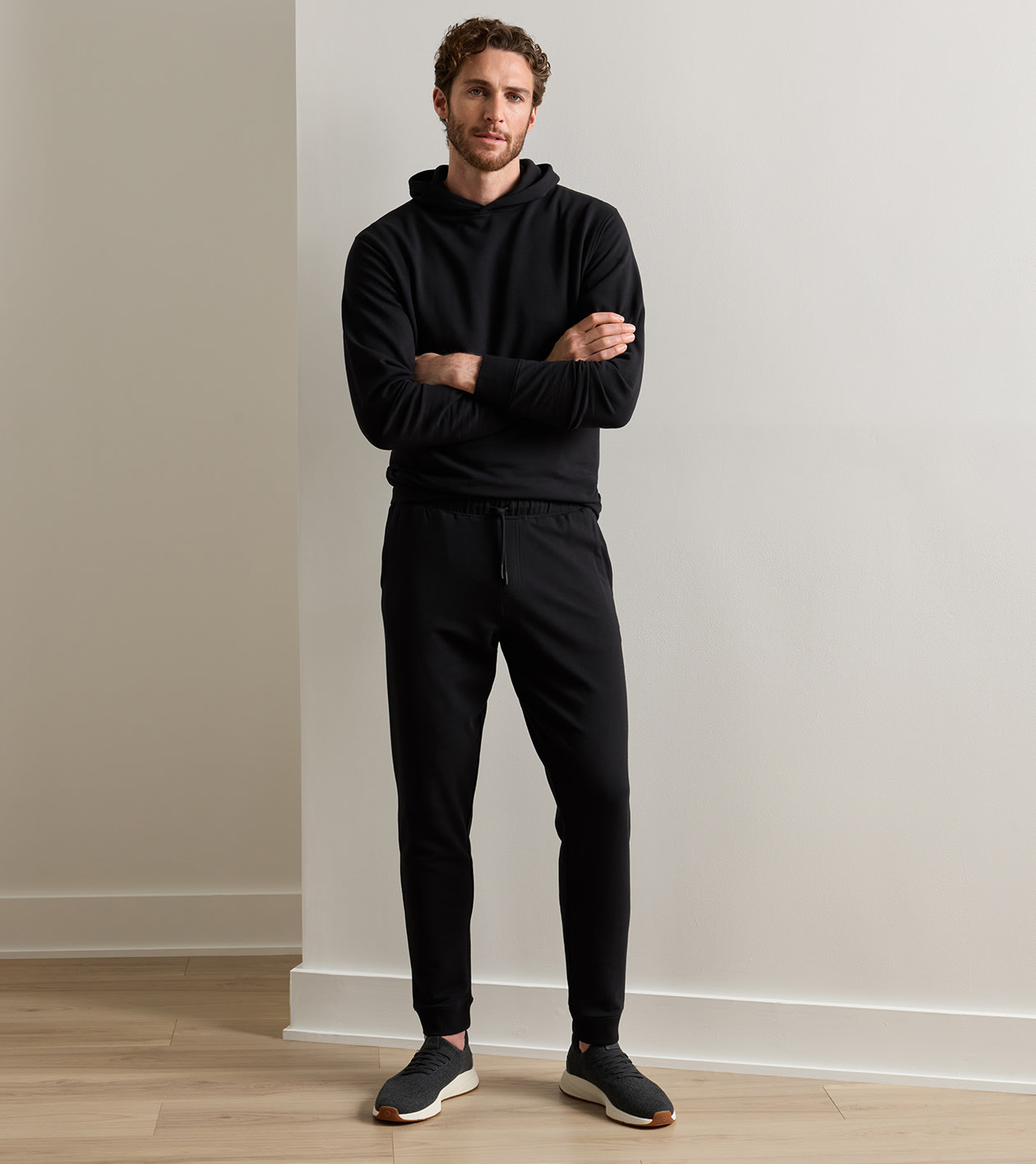 Oasis Jogger in Black - Alternate Image 1