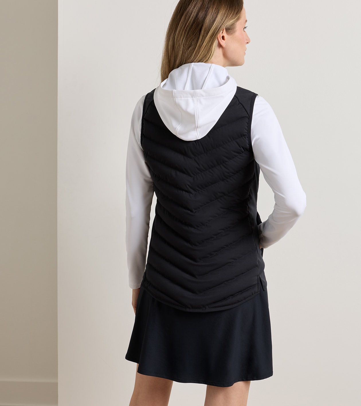 Fuse Hybrid Gilet in Black - Alternate Image 2