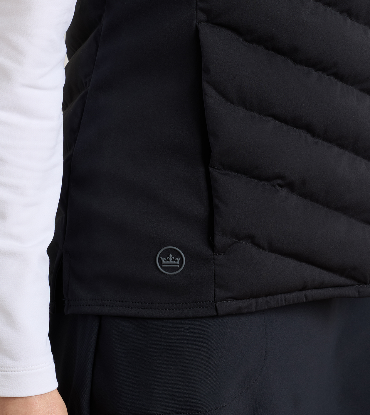 Fuse Hybrid Gilet in Black - Alternate Image 3