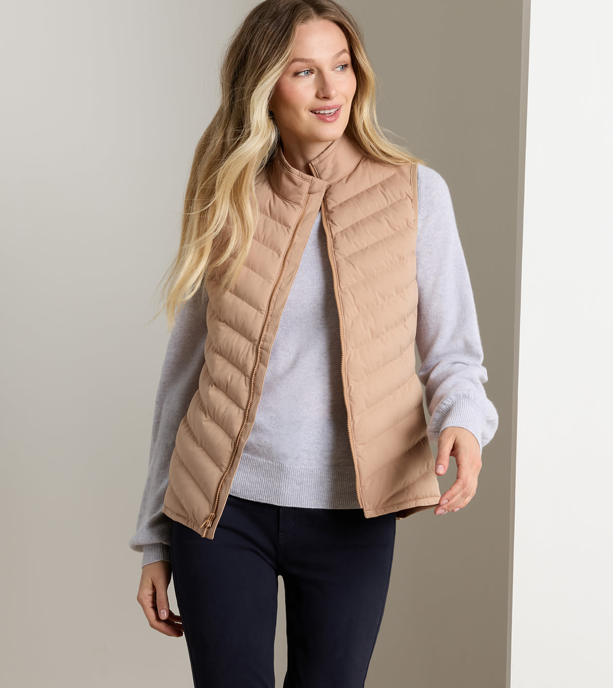Fuse Hybrid Gilet in CAMEL - Alternate Image 1