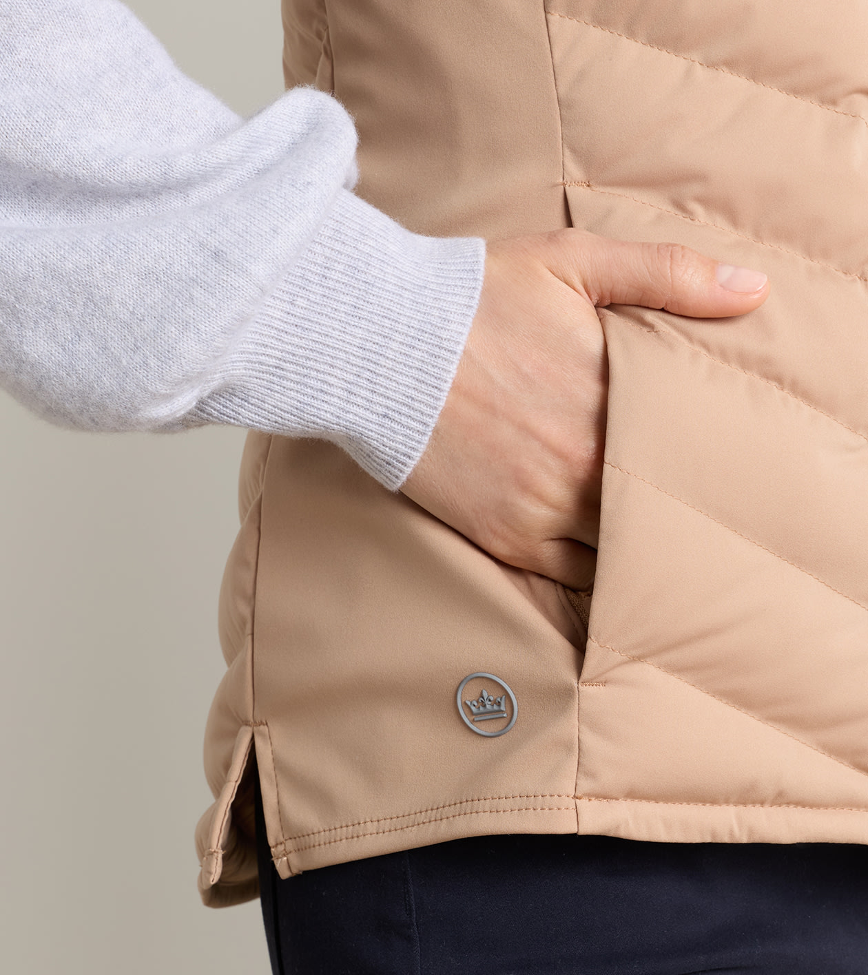 Fuse Hybrid Gilet in CAMEL - Alternate Image 3