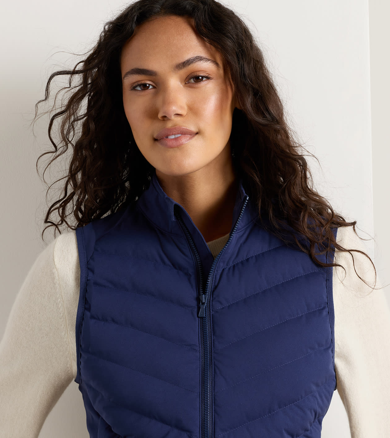 Fuse Hybrid Gilet in Navy - Alternate Image 4