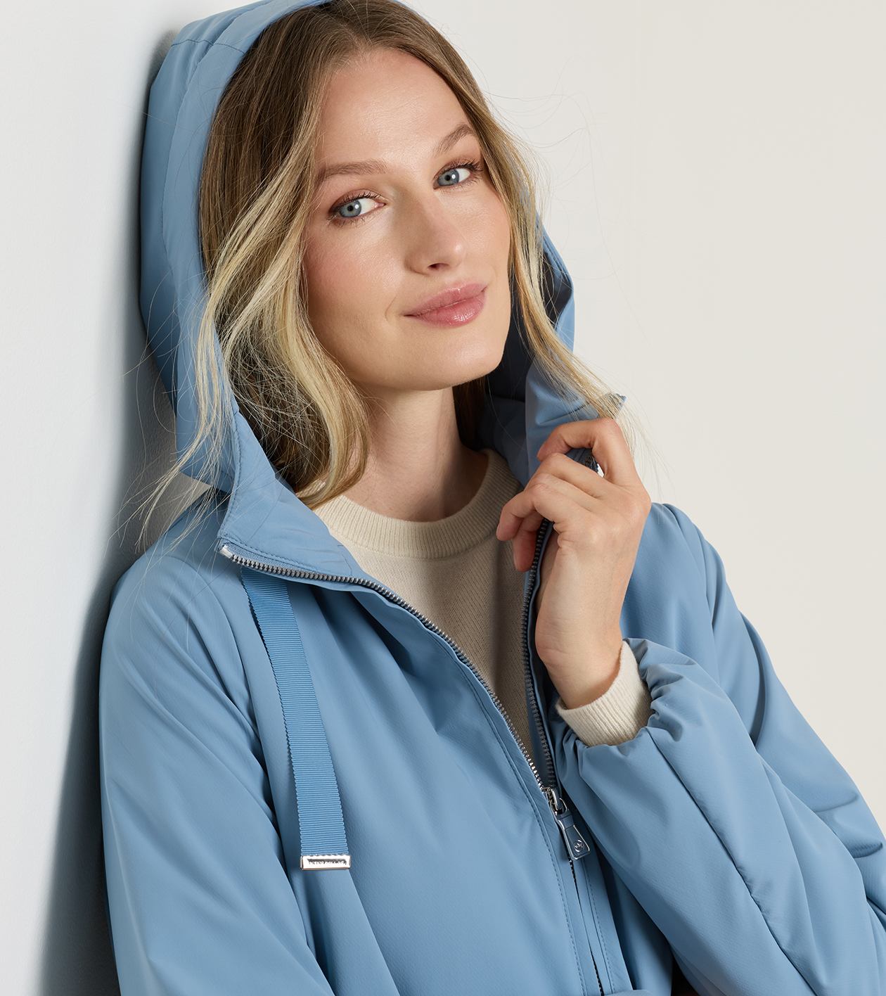 Robinson Air Jacket With Hood in RAINWATER - Alternate Image 4