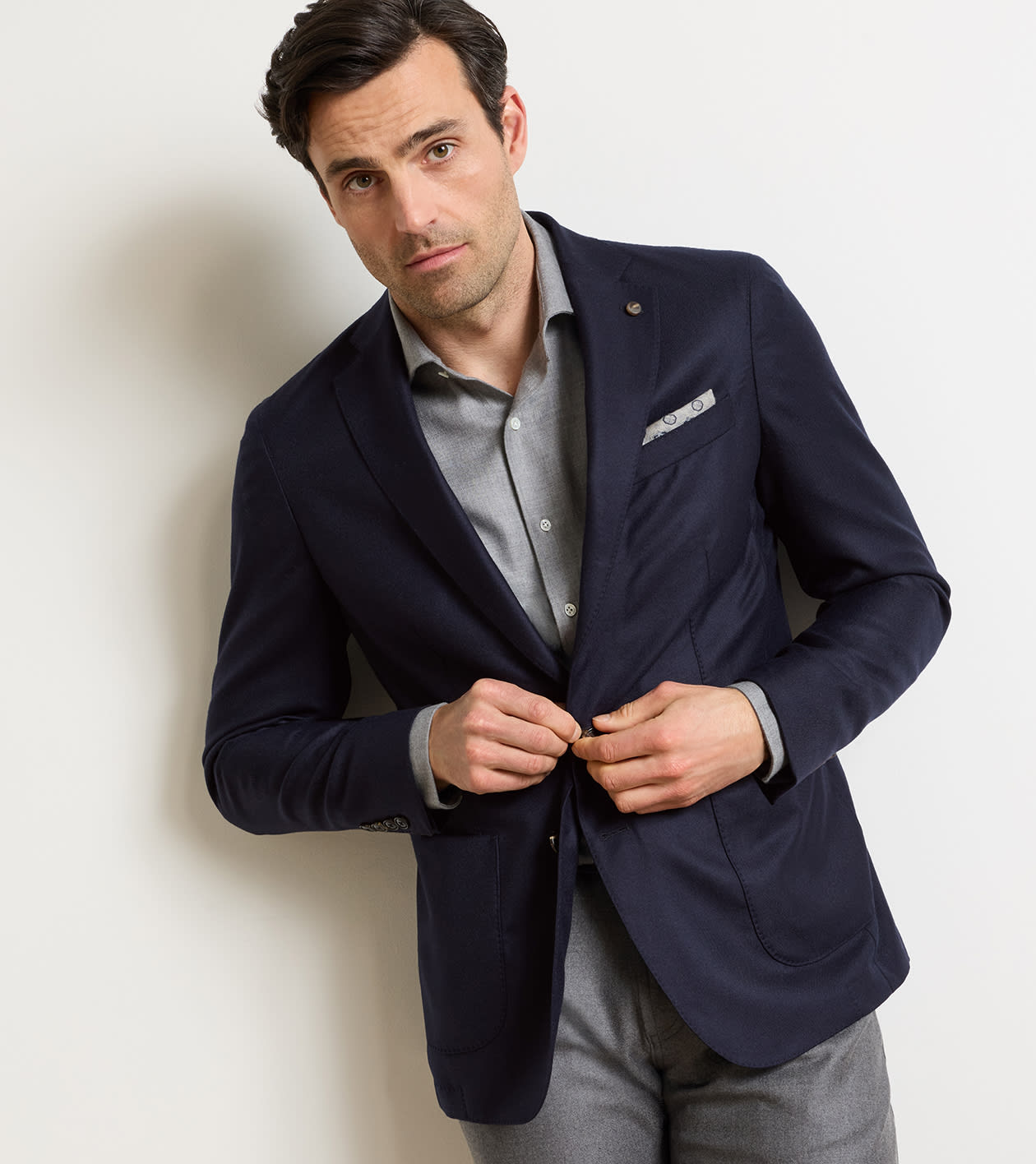 Artisan Crafted Cashmere Blazer in Navy - Alternate Image 4