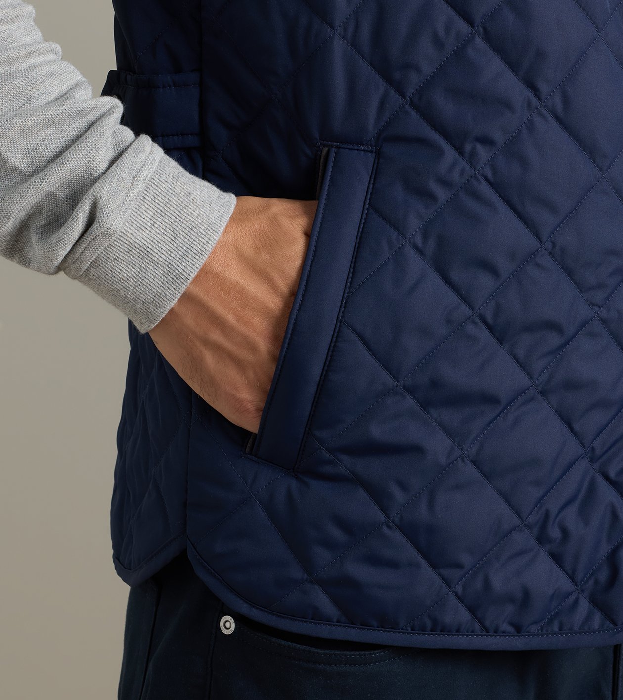 Essex Vest in Navy - Alternate Image 3