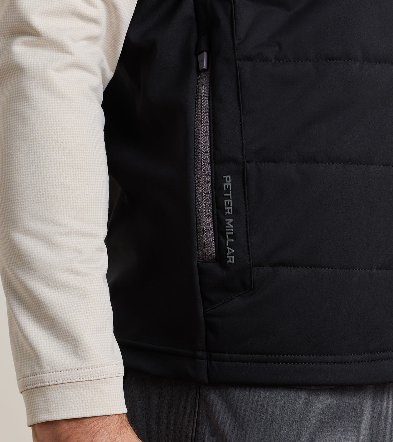 Fuse Hybrid Vest in Black - Alternate Image 3