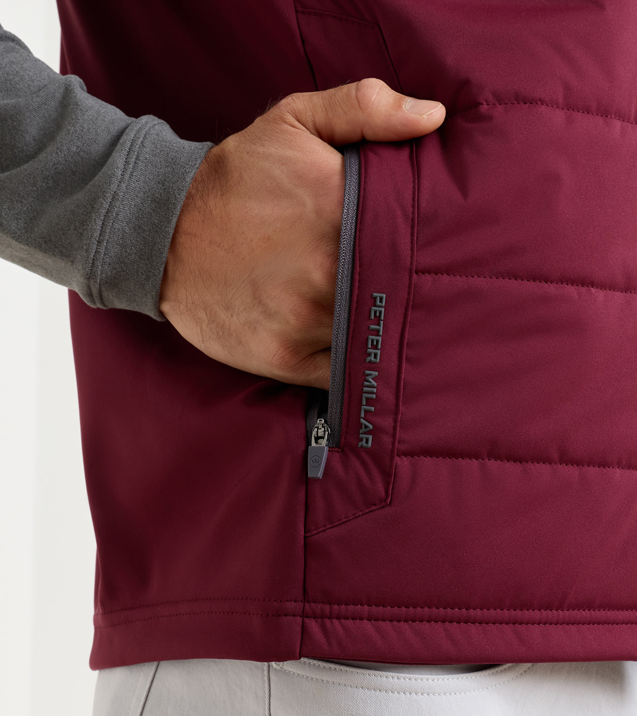Fuse Hybrid Gilet in Bordeaux - Alternate Image 3