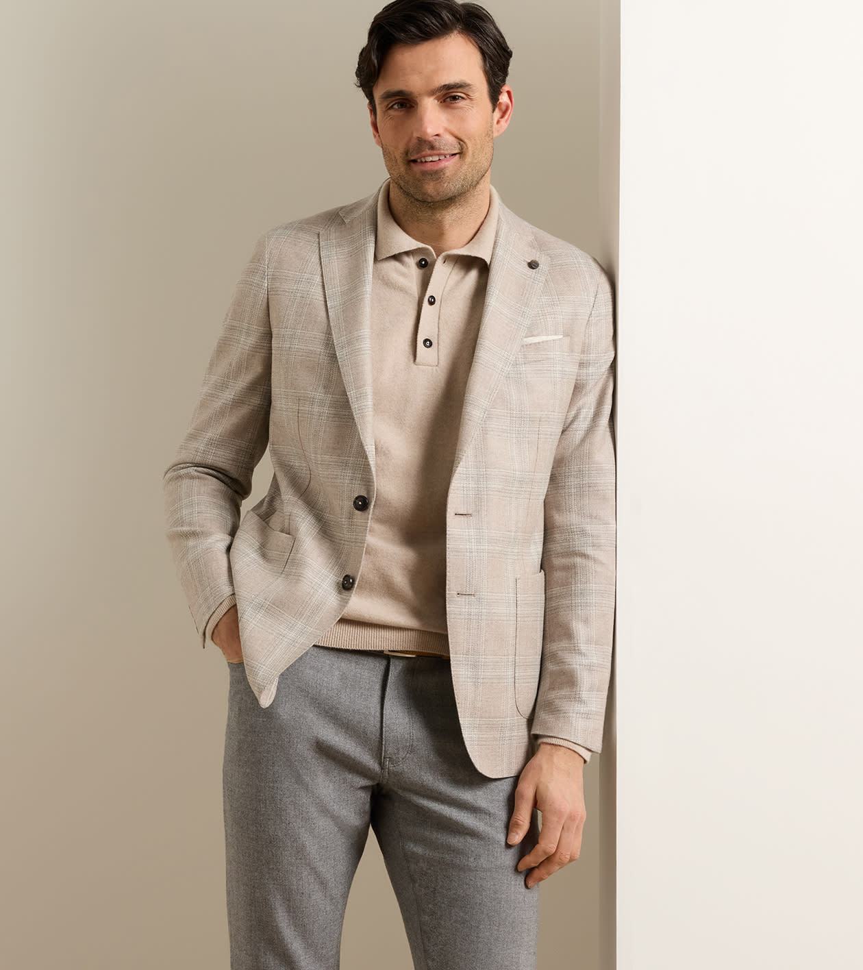 Bailey Plaid Blazer in Taupe - Alternate Image 4
