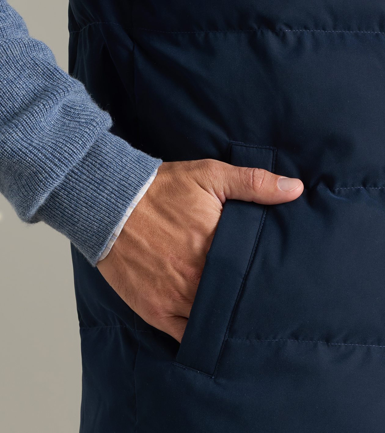 Bedford Quilted Vest in Dark Navy - Alternate Image 3