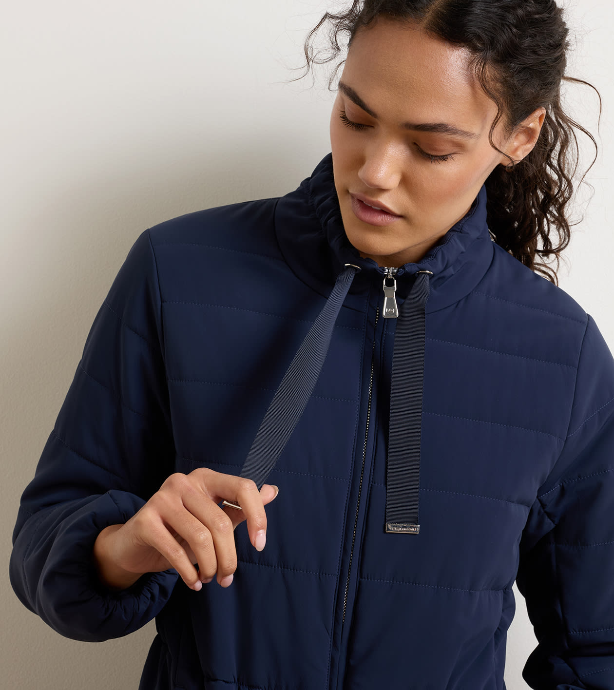 Robinson Air Quilted Jacket in Dark Navy - Alternate Image 4