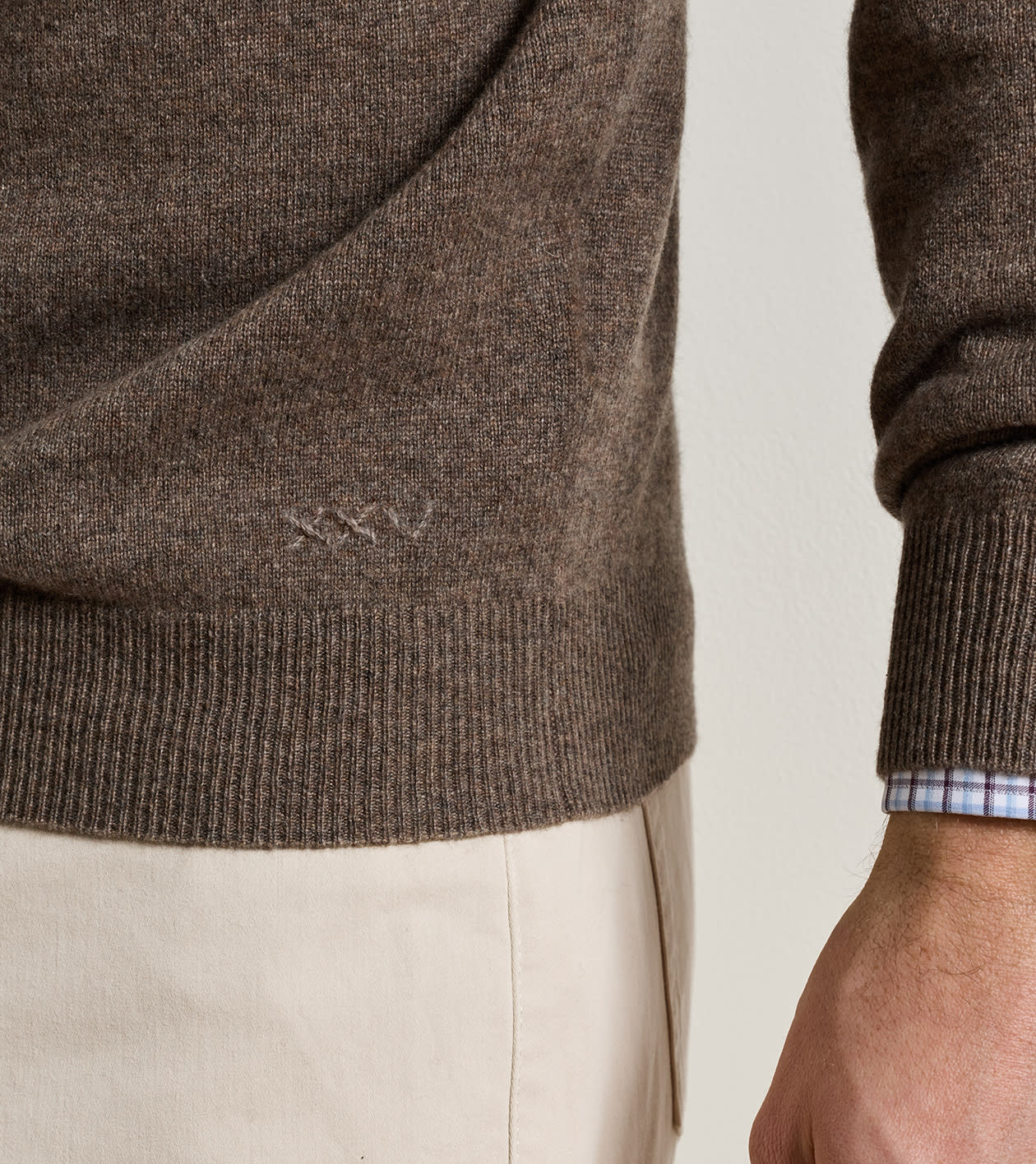 25th Anniversary Cashmere Quarter-Zip Jumper in SAWGRASS - Alternate Image 3
