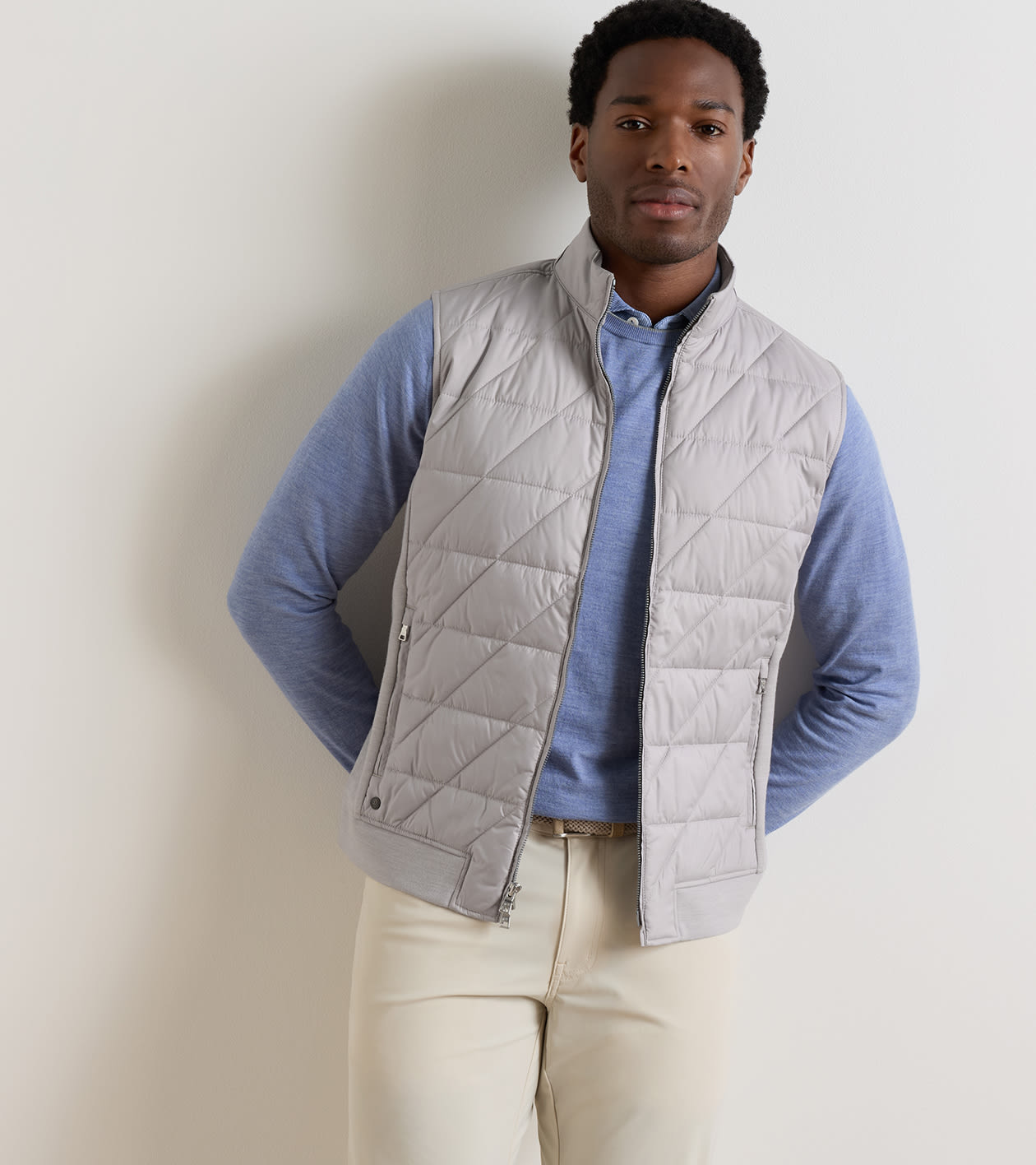 Walker Hybrid Vest in SILVER STRAND - Alternate Image 1