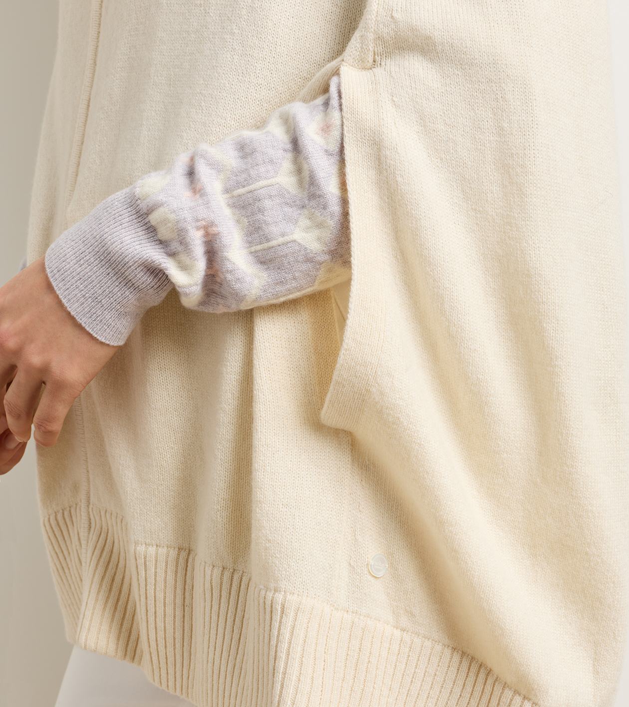 Gwyneth Zip Front Capelet in Ivory - Alternate Image 3