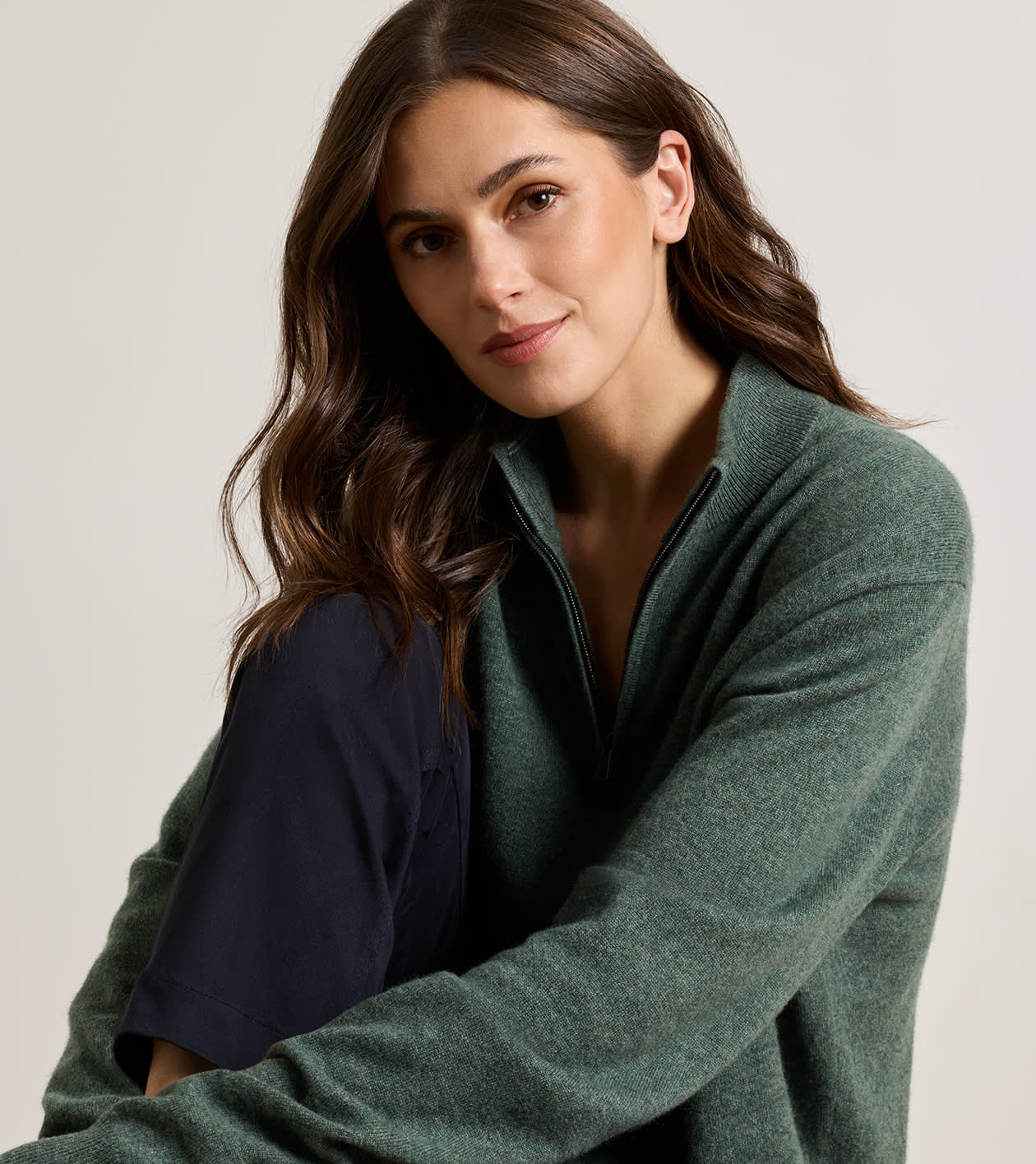 25th Anniversary Cashmere Quarter-Zip Jumper in IVY - Alternate Image 6