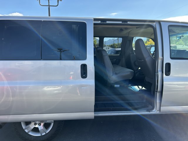 2008 Gmc Savana Passenger LS 1500 photo 3