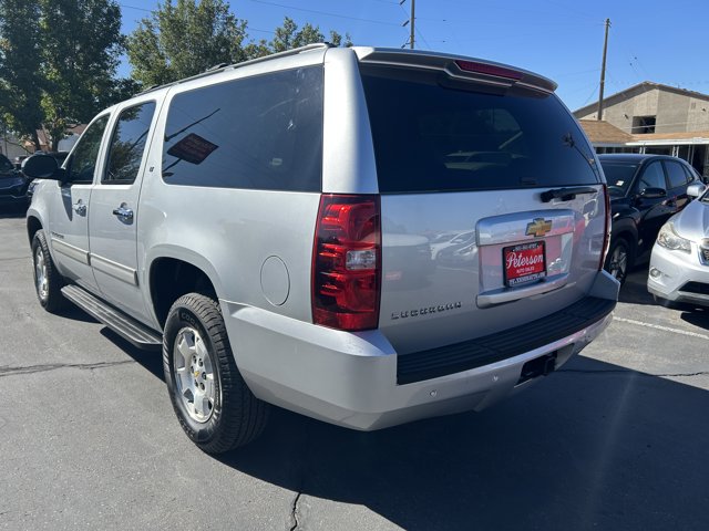 2013 Chevrolet Suburban LT photo 3