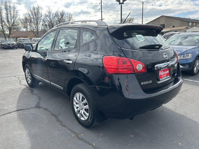 2015 Nissan Rogue Select S photo 3