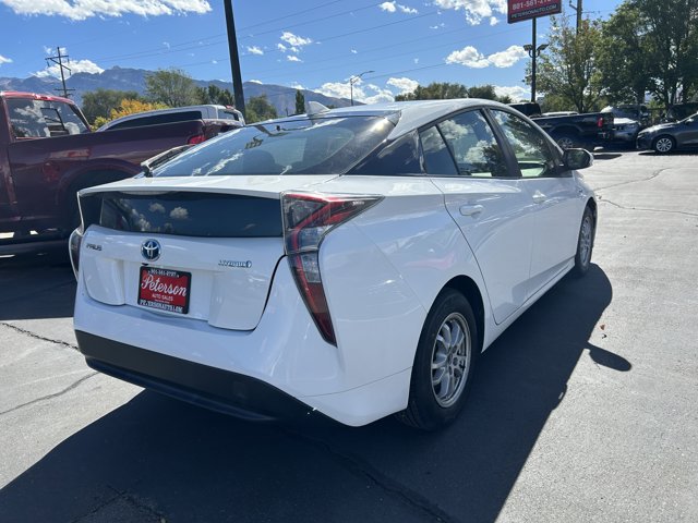 2016 Toyota Prius Two photo 4
